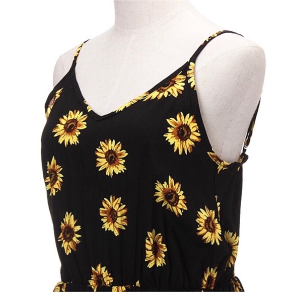 Sunflower Floral Crochet Pom Pom Trim Romper - Picture 3 of 3
